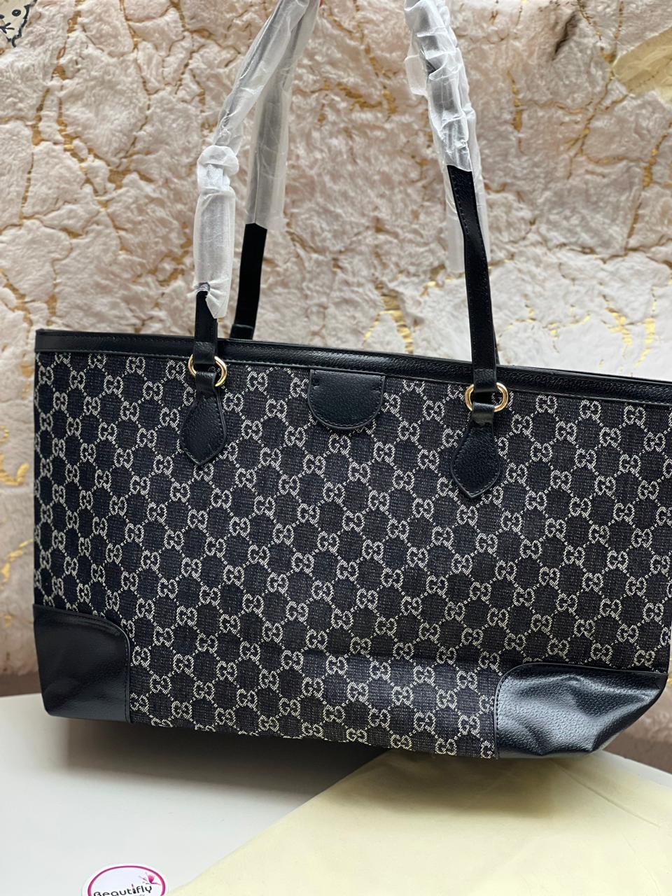 Gucci – Handbag with Dust Bag