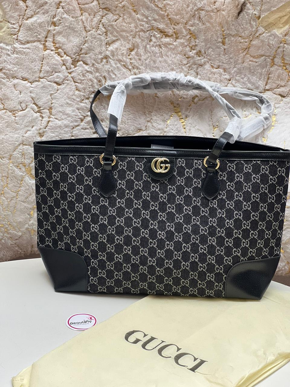 Gucci – Handbag with Dust Bag